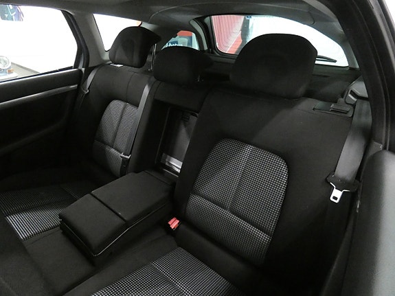 Peugeot 407 10 of 13