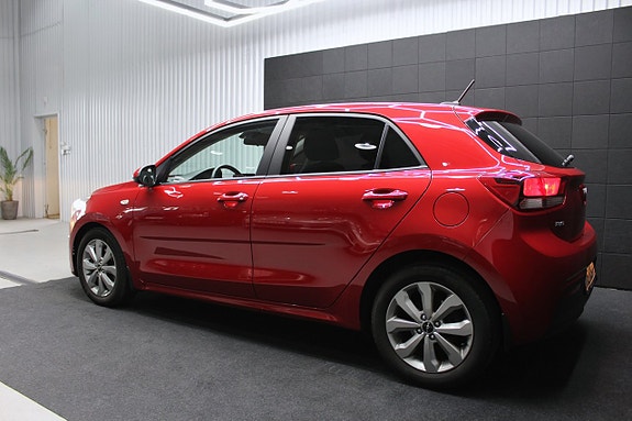 Kia Rio 4 of 17