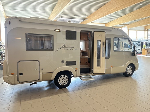 Bürstner AVIANO I 684 P (AC+Solcell+4 000 kg+TRUMA) 4 of 22