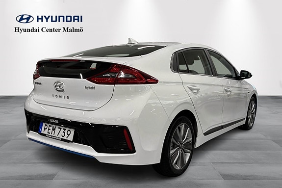 Hyundai IONIQ 2 of 17
