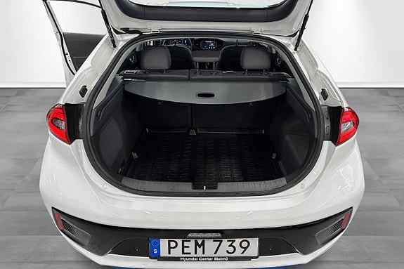 Hyundai IONIQ 8 of 17