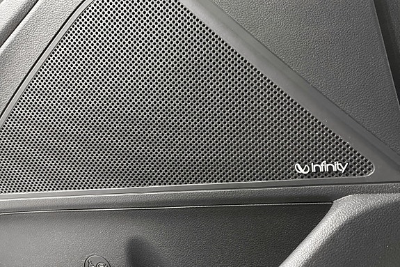 Hyundai IONIQ 12 of 17