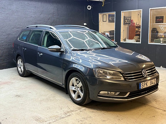 Volkswagen Passat 4 of 15