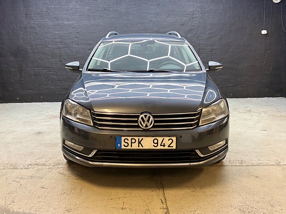 Volkswagen Passat 3 of 15