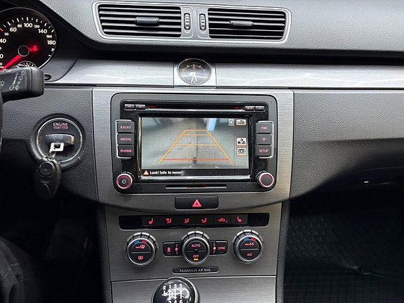 Volkswagen Passat 15 of 15
