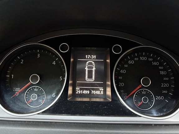 Volkswagen Passat 11 of 15