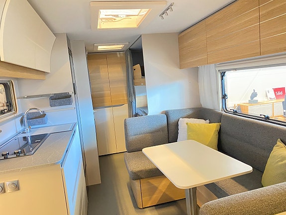 Adria ADORA 573 PT (Barnkammare 7 bäddar+Förtält+ALDE) 9 of 20