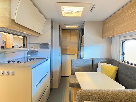 Adria ADORA 573 PT (Barnkammare 7 bäddar+Förtält+ALDE) 8 of 20