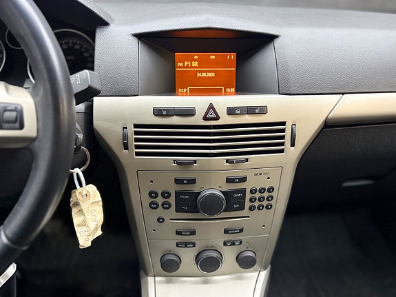 Opel Astra 13 of 14