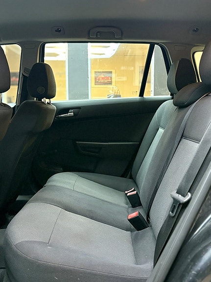 Opel Astra 10 of 14