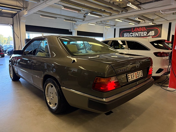 Mercedes-Benz 300 CE 15 of 30