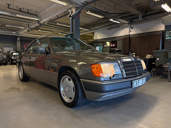 Mercedes-Benz 300 CE 5 of 30