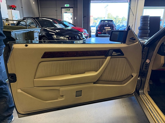 Mercedes-Benz 300 CE 20 of 30