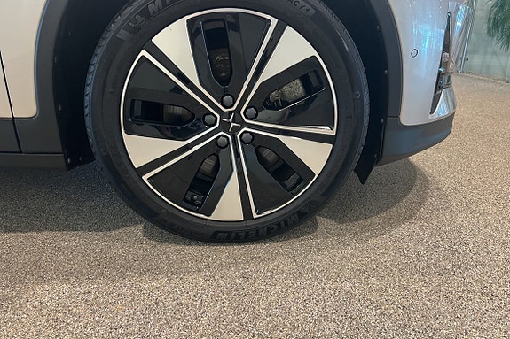 Polestar 2 11 of 13