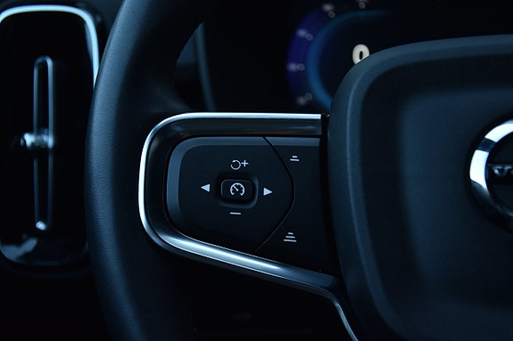 Volvo XC40 24 of 25