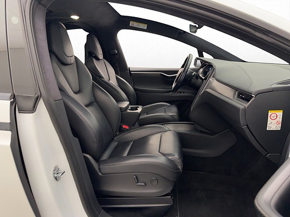 Tesla Model X 29 of 30
