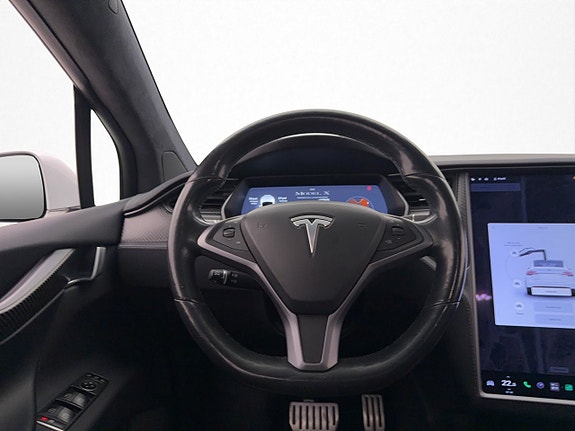 Tesla Model X 15 of 30