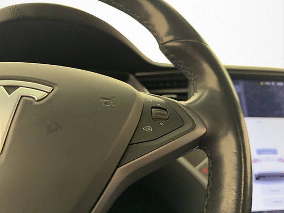 Tesla Model X 19 of 30