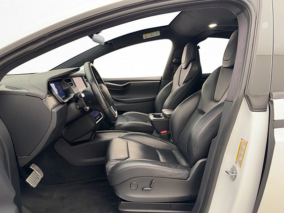 Tesla Model X 12 of 30