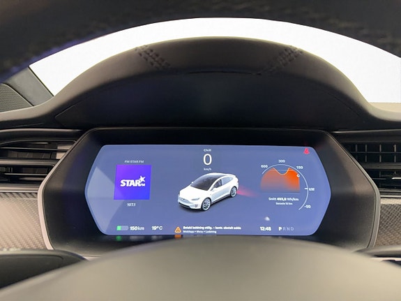 Tesla Model X 18 of 30