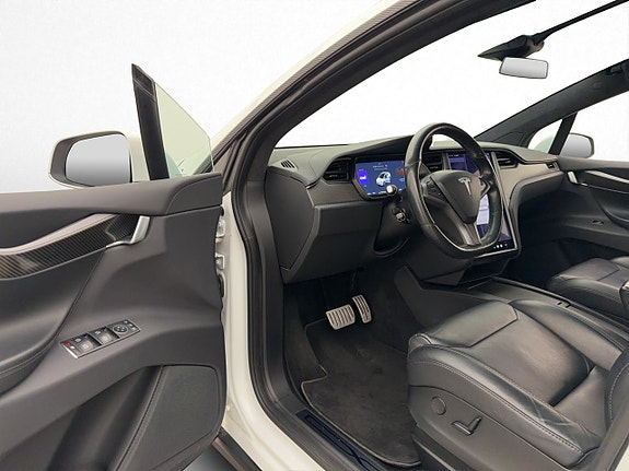 Tesla Model X 11 of 30