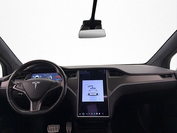 Tesla Model X 14 of 30