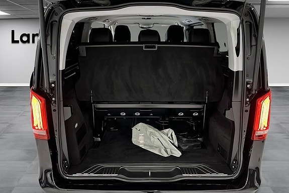Mercedes-Benz V300 d 14 of 14
