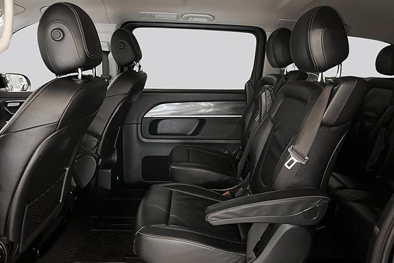 Mercedes-Benz V300 d 9 of 14