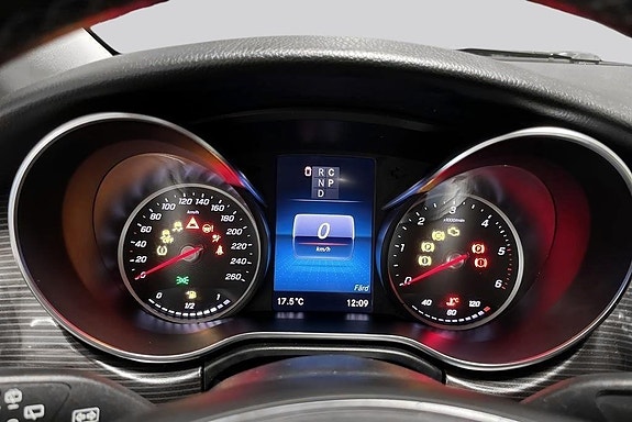 Mercedes-Benz V300 d 10 of 14