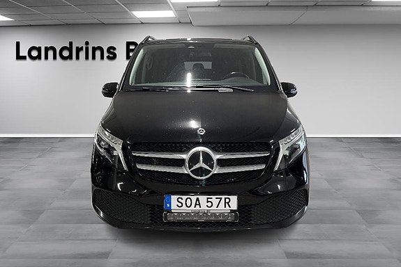 Mercedes-Benz V300 d 2 of 14