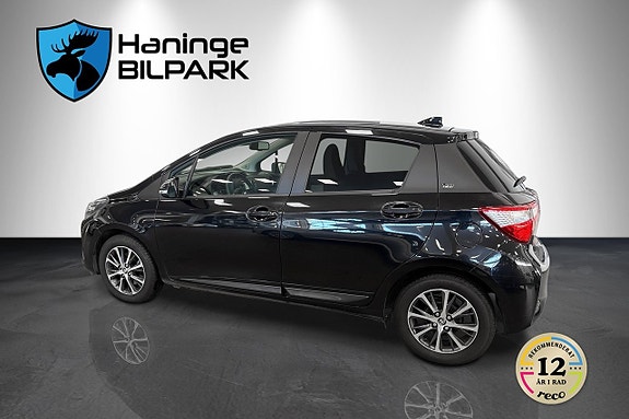 Toyota Yaris 9 of 24