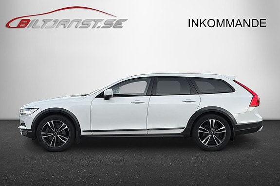 Volvo V90 Cross Country 2 of 8