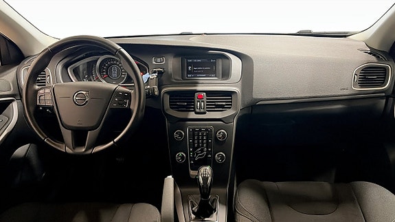 Volvo V40 10 of 17