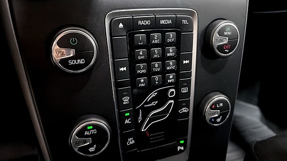 Volvo V40 15 of 17