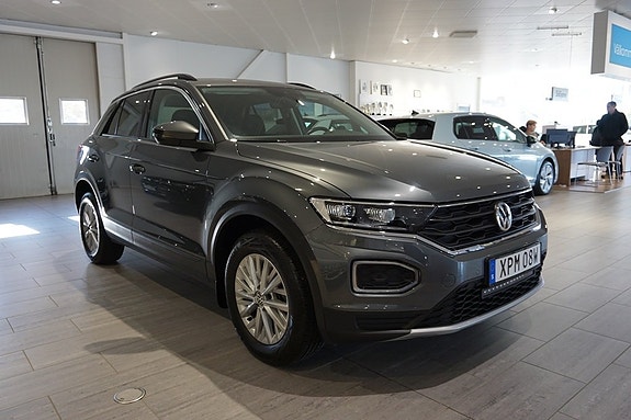 Volkswagen T-Roc 6 of 12