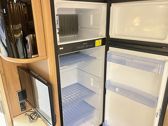 Kabe CLASSIC 470 XL KS (ALDE+Markis+Vintertält+1 350kg) 15 of 21