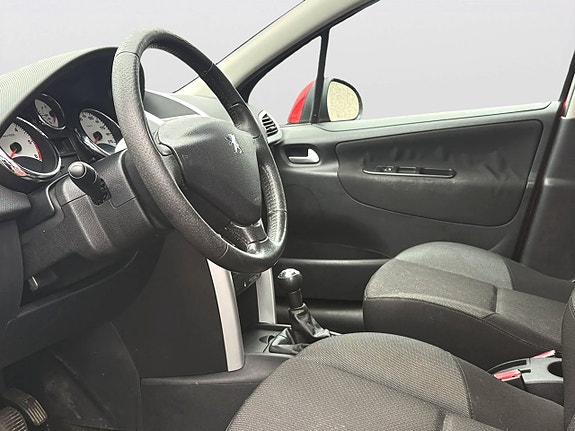Peugeot 207 8 of 15