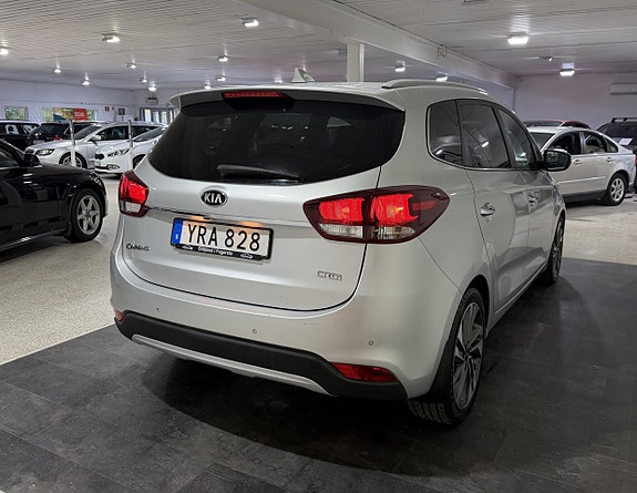 Kia Carens 5 of 12