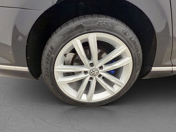 Volkswagen Passat 19 of 19