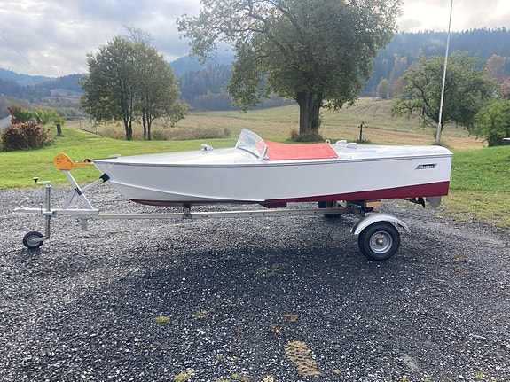 Albatross Runaboat Lotus 5 of 10