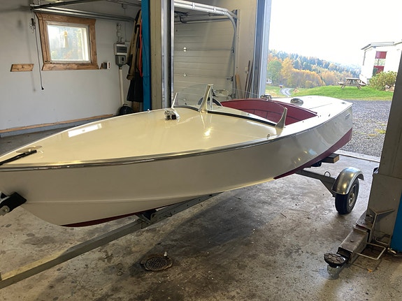 Albatross Runaboat Lotus 10 of 10