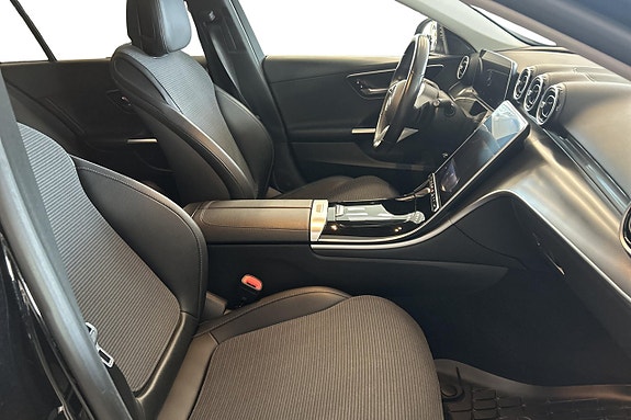 Mercedes-Benz C300 13 of 30