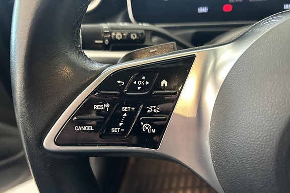 Mercedes-Benz C300 24 of 30