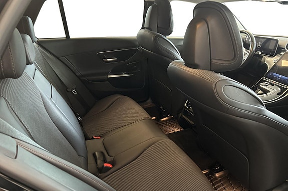 Mercedes-Benz C300 14 of 30
