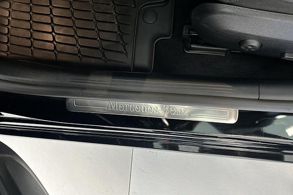 Mercedes-Benz C300 23 of 30