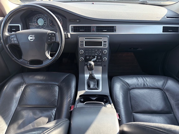 Volvo V70 6 of 7