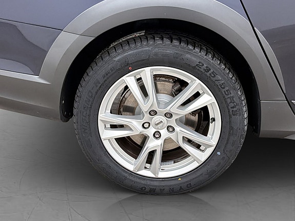 Volvo V90 Cross Country 30 of 30