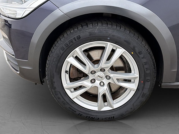 Volvo V90 Cross Country 28 of 30
