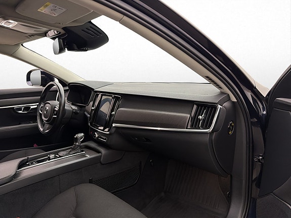 Volvo V90 Cross Country 23 of 30