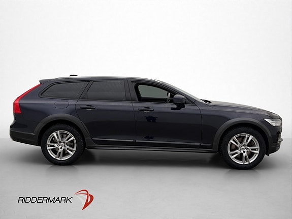 Volvo V90 Cross Country 9 of 30